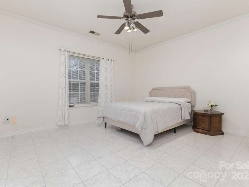 13521 Michael Lynn Road, Charlotte, NC 28278.  MLS# CAR4304720, YatesRealty ID 19604. 