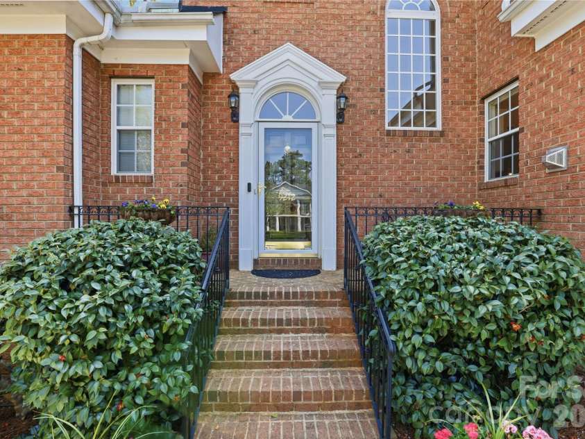 9212 Fairchild Lane, Charlotte, NC 28277.  MLS# CAR4340638, YatesRealty ID 19604. 