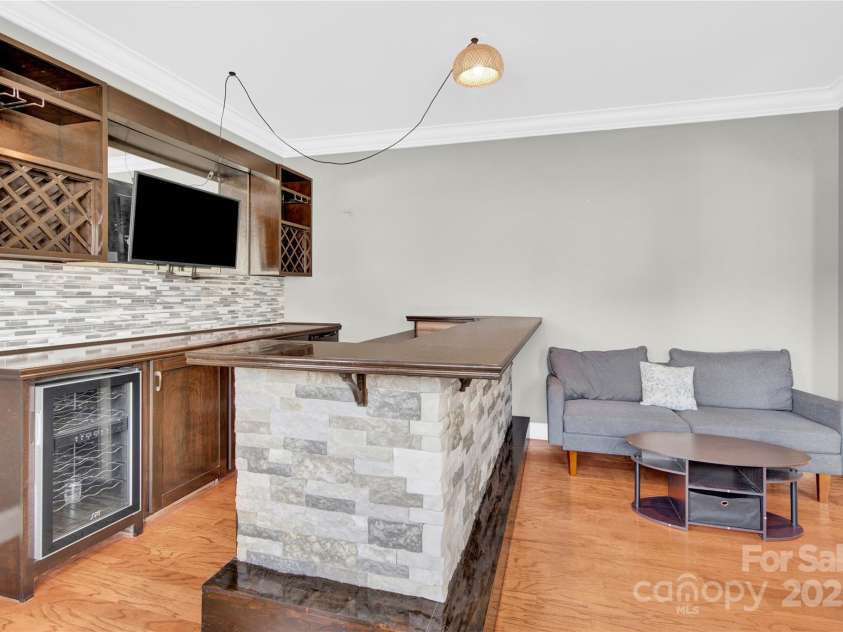 2275 Laurens Drive, Concord, NC 28027.  MLS# CAR4270205, YatesRealty ID 19605. 