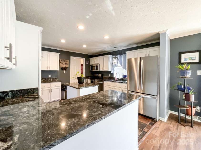 2800 Garden Glen Court, Monroe, NC 28112.  MLS# CAR4318311, YatesRealty ID 19605. 