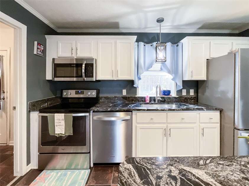 2800 Garden Glen Court, Monroe, NC 28112.  MLS# CAR4318311, YatesRealty ID 19605. 