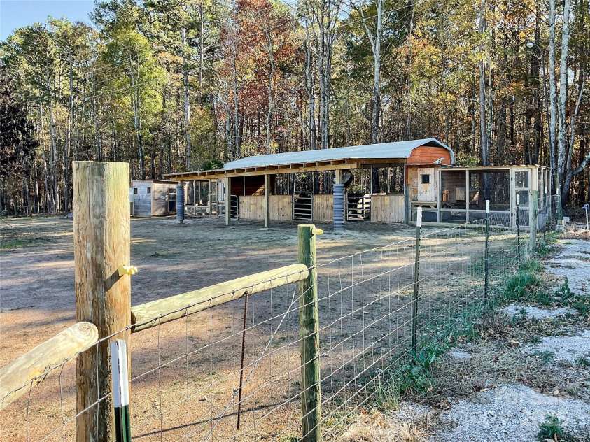 2800 Garden Glen Court, Monroe, NC 28112.  MLS# CAR4318311, YatesRealty ID 19605. 