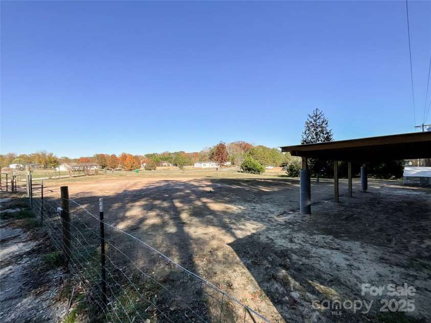 2800 Garden Glen Court, Monroe, NC 28112.  MLS# CAR4318311, YatesRealty ID 19605. 