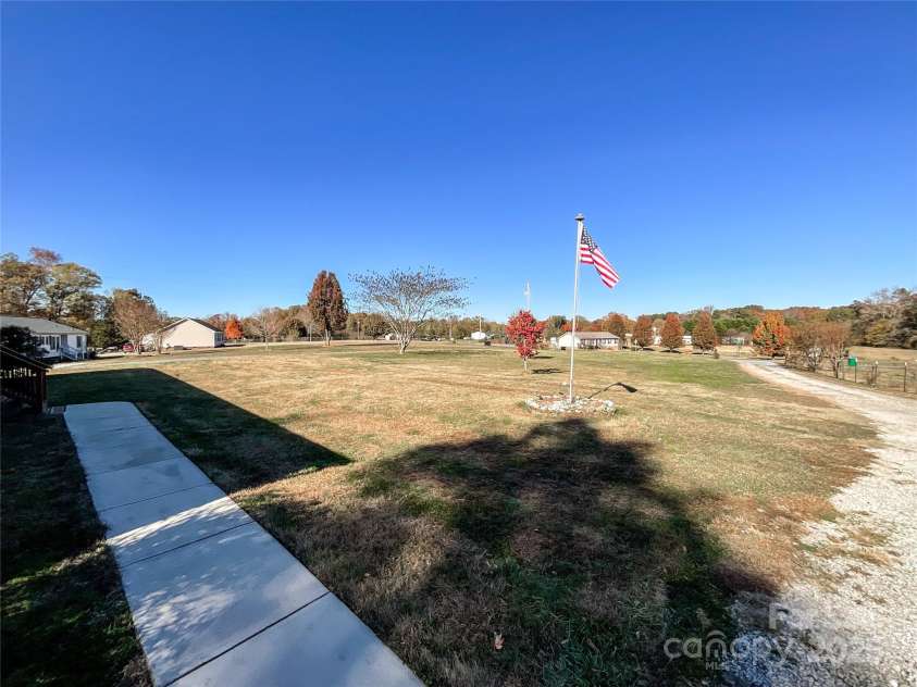 2800 Garden Glen Court, Monroe, NC 28112.  MLS# CAR4318311, YatesRealty ID 19605. 