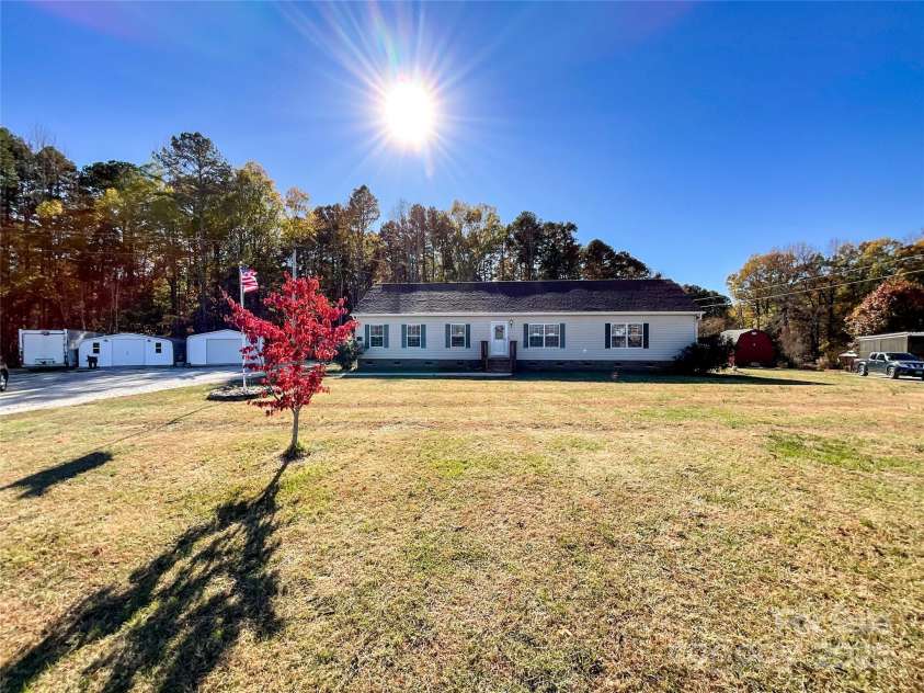 2800 Garden Glen Court, Monroe, NC 28112.  MLS# CAR4318311, YatesRealty ID 19605. 