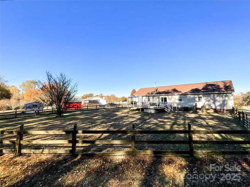 2800 Garden Glen Court, Monroe, NC 28112.  MLS# CAR4318311, YatesRealty ID 19605. 