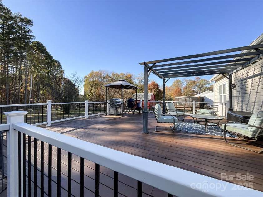 2800 Garden Glen Court, Monroe, NC 28112.  MLS# CAR4318311, YatesRealty ID 19605. 