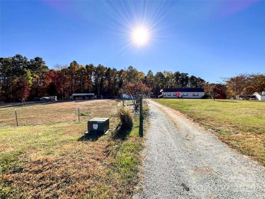 2800 Garden Glen Court, Monroe, NC 28112.  MLS# CAR4318311, YatesRealty ID 19605. 
