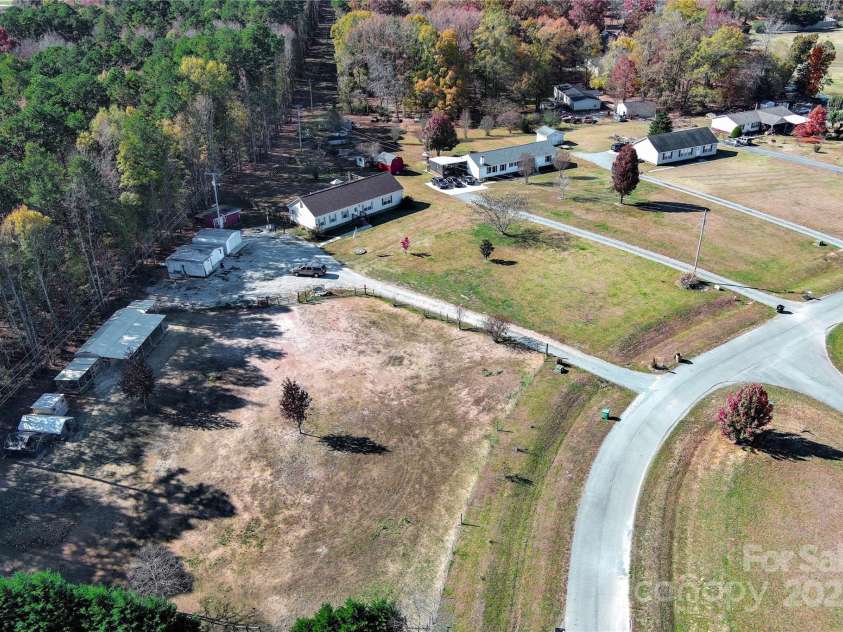 2800 Garden Glen Court, Monroe, NC 28112.  MLS# CAR4318311, YatesRealty ID 19605. 