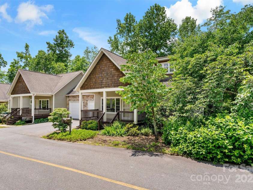 1 Teresa Way, Black Mountain, NC 28711.  MLS# CAR4266378, YatesRealty ID 19606. 