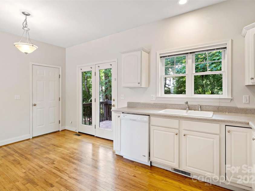 1 Teresa Way, Black Mountain, NC 28711.  MLS# CAR4266378, YatesRealty ID 19606. 