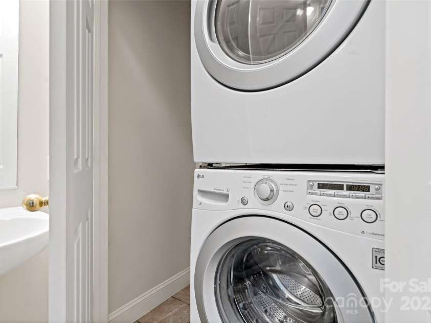 1 Teresa Way, Black Mountain, NC 28711.  MLS# CAR4266378, YatesRealty ID 19606. 