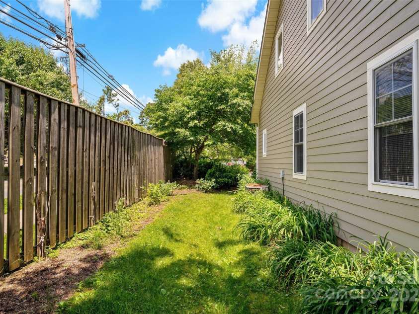 1 Teresa Way, Black Mountain, NC 28711.  MLS# CAR4266378, YatesRealty ID 19606. 