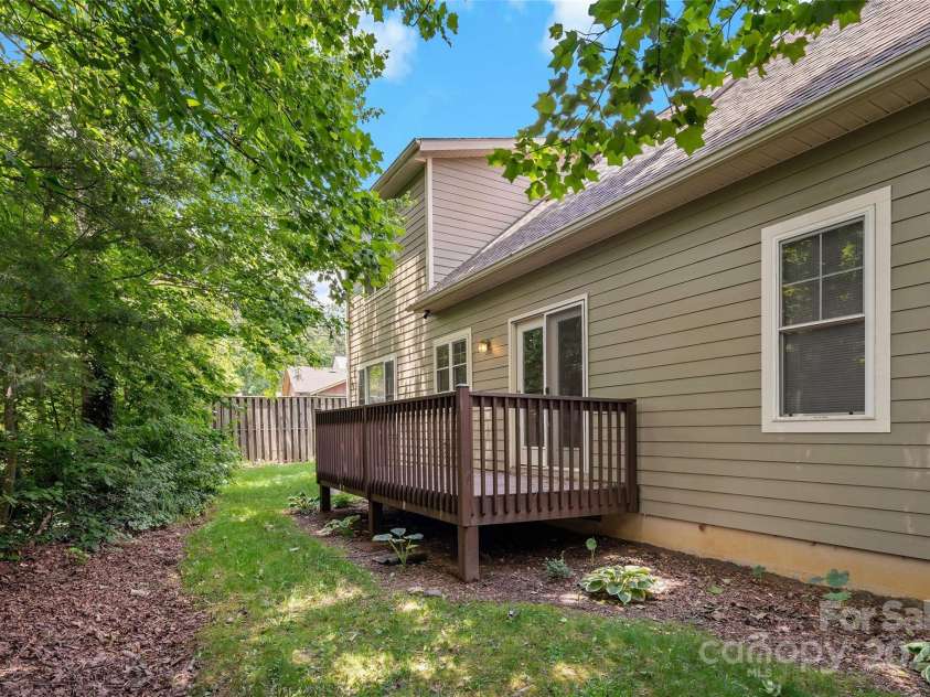 1 Teresa Way, Black Mountain, NC 28711.  MLS# CAR4266378, YatesRealty ID 19606. 