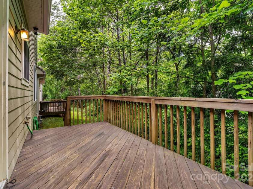 3 Teresa Way, Black Mountain, NC 28711.  MLS# CAR4245205, YatesRealty ID 19607. 