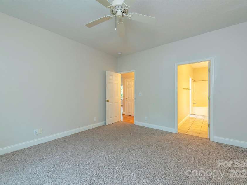 3 Teresa Way, Black Mountain, NC 28711.  MLS# CAR4245205, YatesRealty ID 19607. 