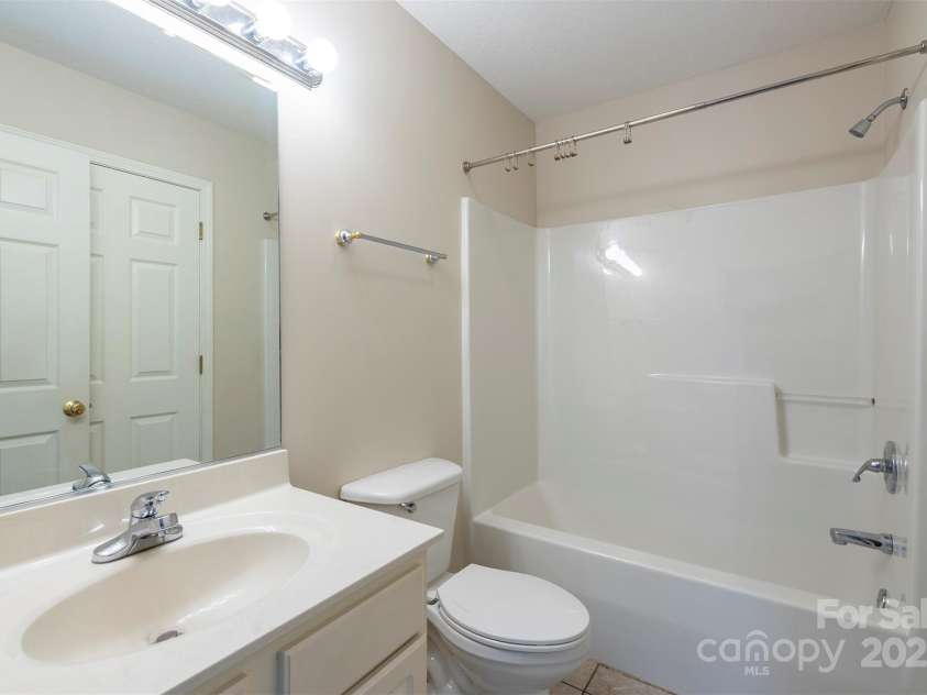 3 Teresa Way, Black Mountain, NC 28711.  MLS# CAR4245205, YatesRealty ID 19607. 