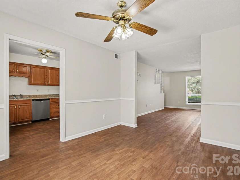 7901 Lakehouse Lane, Charlotte, NC 28210.  MLS# CAR4378130, YatesRealty ID 19607. 