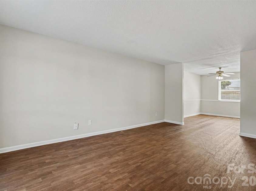 7901 Lakehouse Lane, Charlotte, NC 28210.  MLS# CAR4378130, YatesRealty ID 19607. 