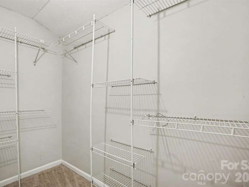 7901 Lakehouse Lane, Charlotte, NC 28210.  MLS# CAR4378130, YatesRealty ID 19607. 