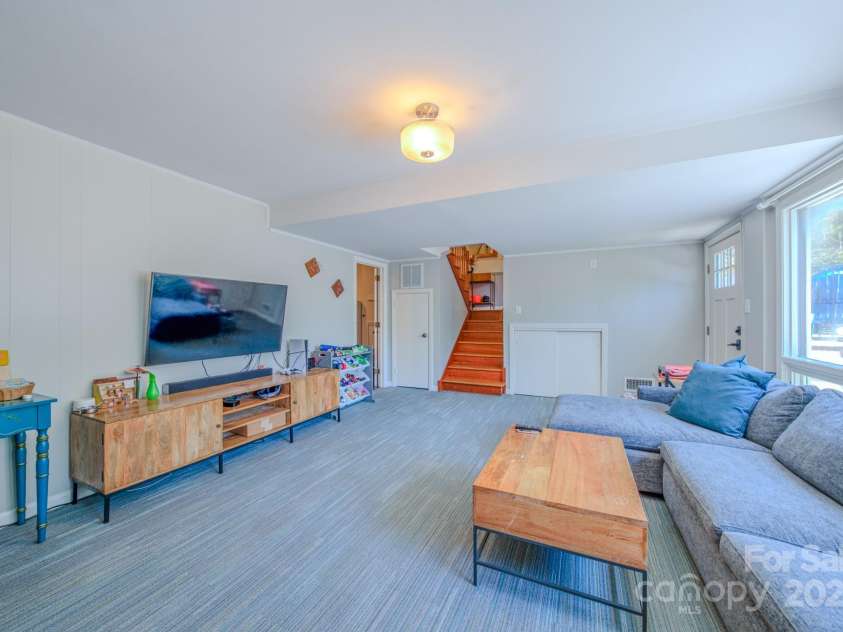 10 Clearbrook Road, Asheville, NC 28805.  MLS# CAR4238252, YatesRealty ID 19609. View to kitchen.