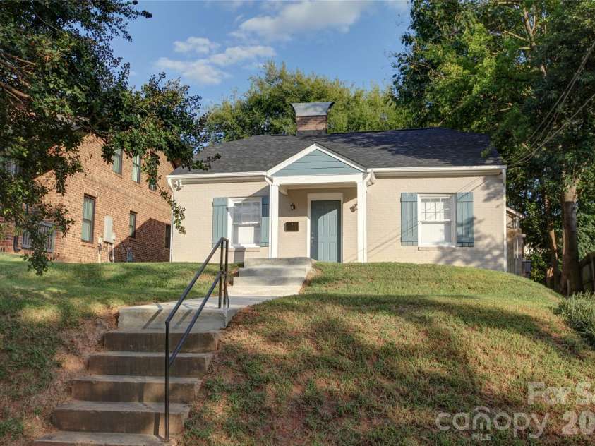 1511 Southwood Avenue, Charlotte, NC 28203.  MLS# CAR4361597, YatesRealty ID 19609. 