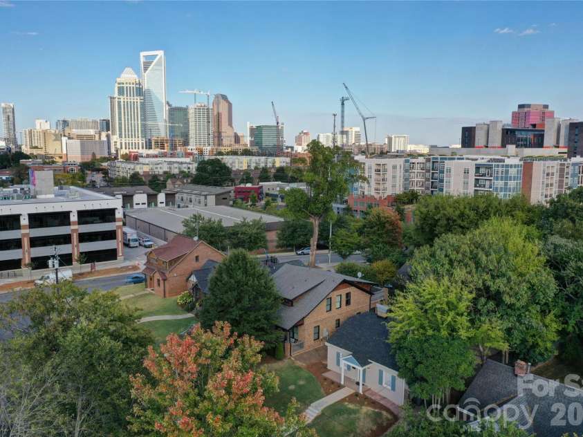 1511 Southwood Avenue, Charlotte, NC 28203.  MLS# CAR4361597, YatesRealty ID 19609. 
