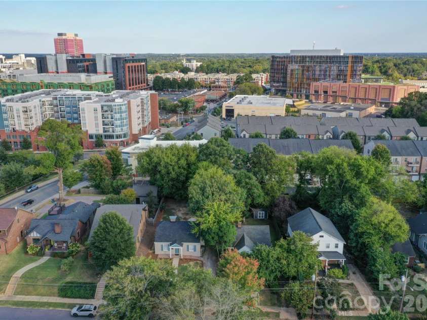 1511 Southwood Avenue, Charlotte, NC 28203.  MLS# CAR4361597, YatesRealty ID 19609. 