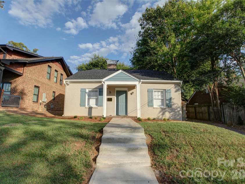 1511 Southwood Avenue, Charlotte, NC 28203.  MLS# CAR4361597, YatesRealty ID 19609. 