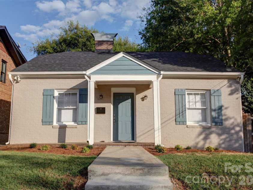 1511 Southwood Avenue, Charlotte, NC 28203.  MLS# CAR4361597, YatesRealty ID 19609. 