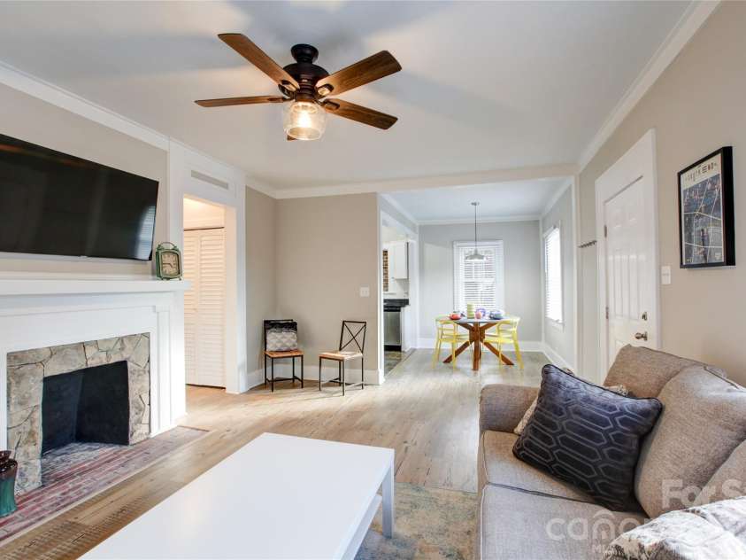 1511 Southwood Avenue, Charlotte, NC 28203.  MLS# CAR4361597, YatesRealty ID 19609. 