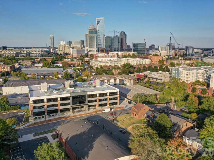1511 Southwood Avenue, Charlotte, NC 28203.  MLS# CAR4361597, YatesRealty ID 19609. 