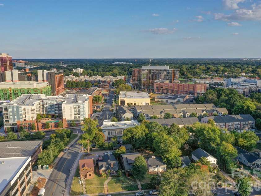 1511 Southwood Avenue, Charlotte, NC 28203.  MLS# CAR4361597, YatesRealty ID 19609. 