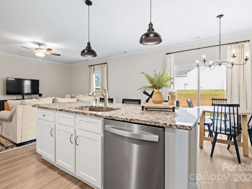 159 Tanner Loop, Troutman, NC 28166.  MLS# CAR4196119, YatesRealty ID 1961. Kitchen