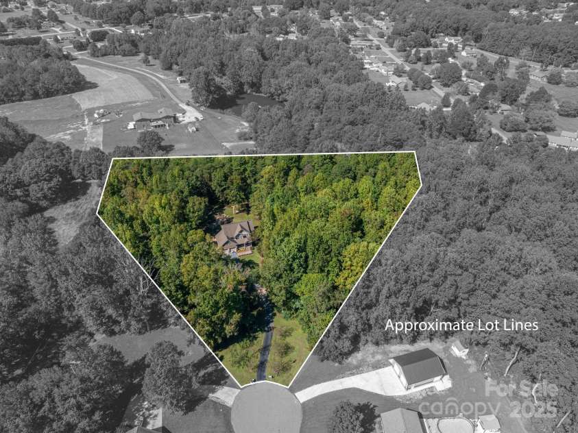 741 Sunridge Drive, Lincolnton, NC 28092.  MLS# CAR4305136, YatesRealty ID 1961. 