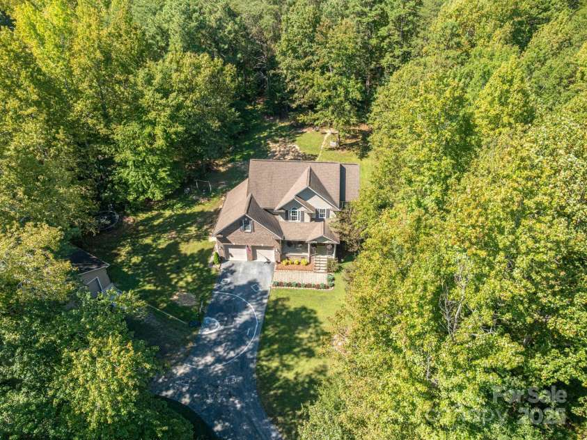 741 Sunridge Drive, Lincolnton, NC 28092.  MLS# CAR4305136, YatesRealty ID 1961. 