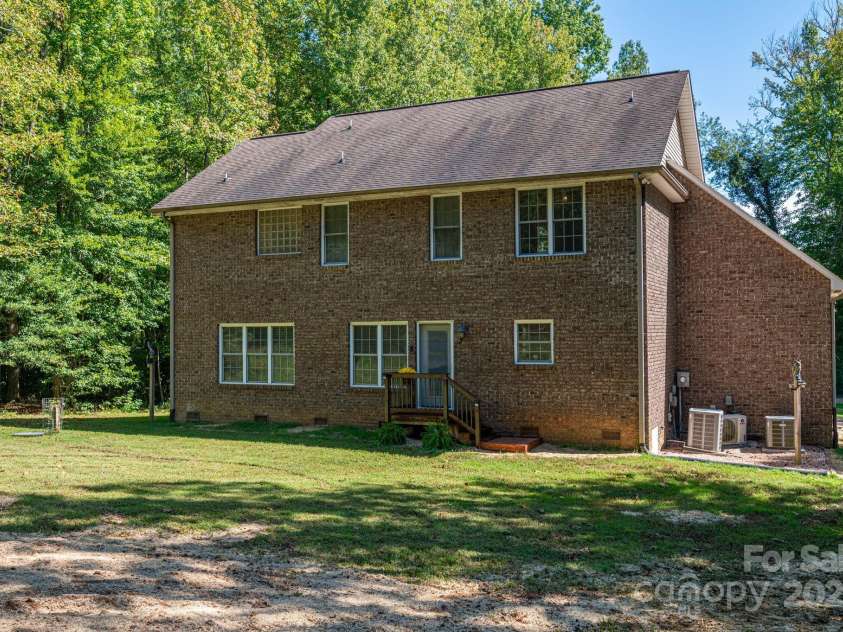 741 Sunridge Drive, Lincolnton, NC 28092.  MLS# CAR4305136, YatesRealty ID 1961. 