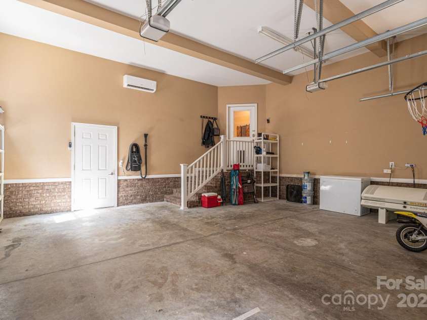 741 Sunridge Drive, Lincolnton, NC 28092.  MLS# CAR4305136, YatesRealty ID 1961. 