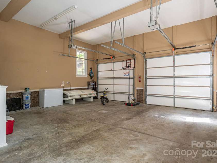 741 Sunridge Drive, Lincolnton, NC 28092.  MLS# CAR4305136, YatesRealty ID 1961. 