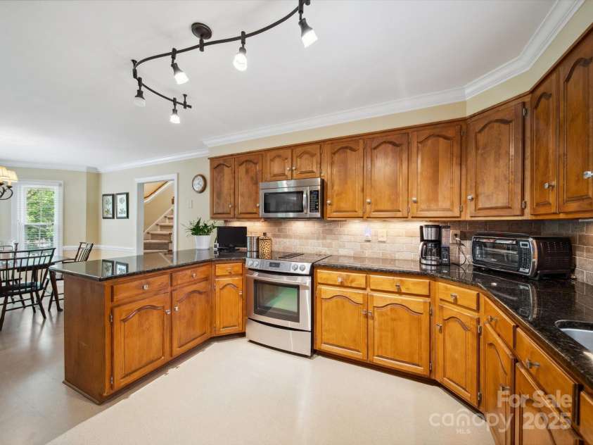 1518 Appaloosa Way, Gastonia, NC 28056.  MLS# CAR4265252, YatesRealty ID 19610. 