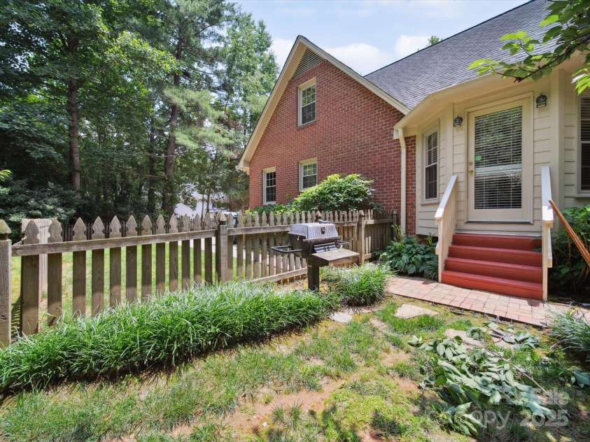 1518 Appaloosa Way, Gastonia, NC 28056.  MLS# CAR4265252, YatesRealty ID 19610. 