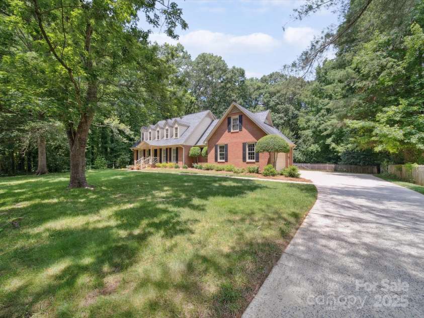1518 Appaloosa Way, Gastonia, NC 28056.  MLS# CAR4265252, YatesRealty ID 19610. 