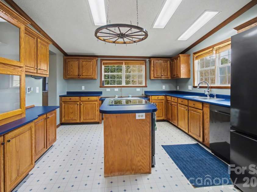 74 Chambers Road, Weaverville, NC 28787.  MLS# CAR4364080, YatesRealty ID 19610. Kitchen Area & Appliances