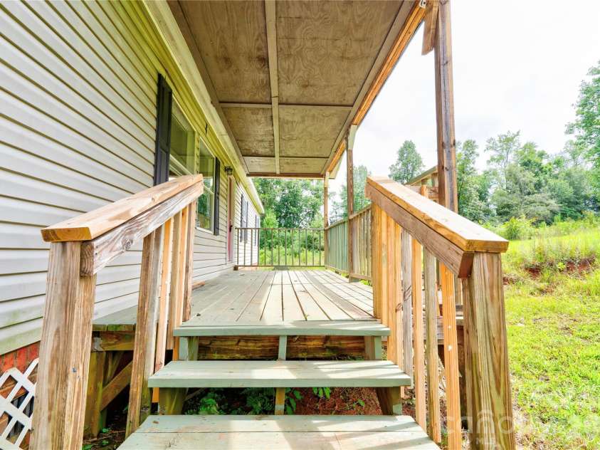 136 Foxhill Drive, Shelby, NC 28150.  MLS# CAR4378015, YatesRealty ID 19611. 