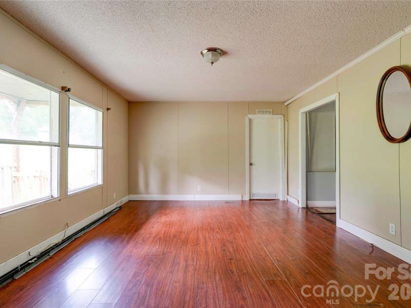 136 Foxhill Drive, Shelby, NC 28150.  MLS# CAR4378015, YatesRealty ID 19611. 