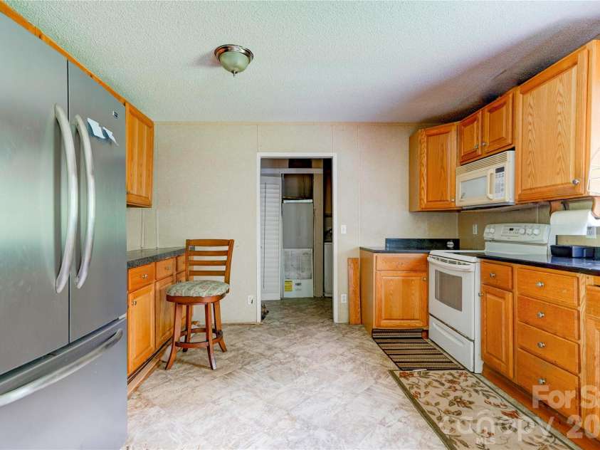 136 Foxhill Drive, Shelby, NC 28150.  MLS# CAR4378015, YatesRealty ID 19611. 