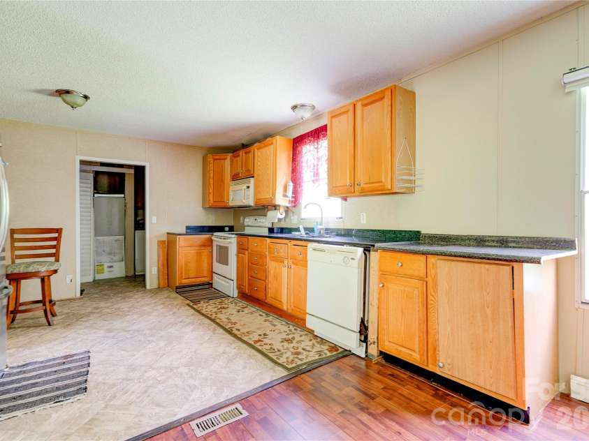 136 Foxhill Drive, Shelby, NC 28150.  MLS# CAR4378015, YatesRealty ID 19611. 