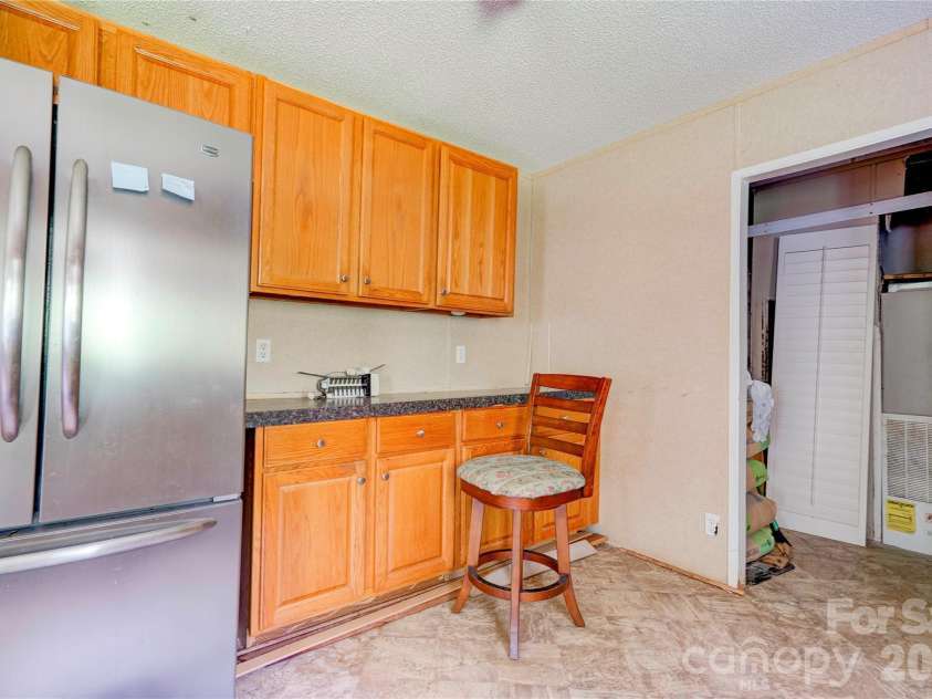 136 Foxhill Drive, Shelby, NC 28150.  MLS# CAR4378015, YatesRealty ID 19611. 