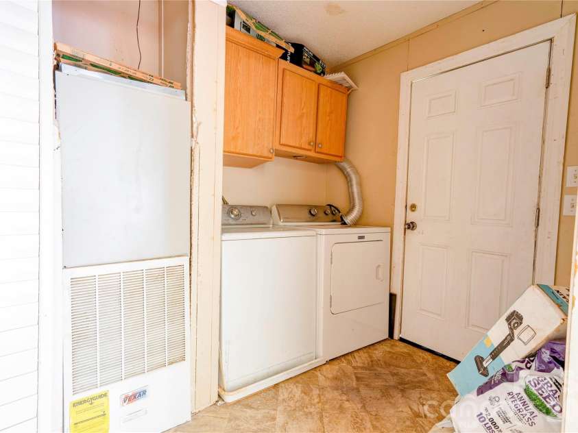 136 Foxhill Drive, Shelby, NC 28150.  MLS# CAR4378015, YatesRealty ID 19611. 