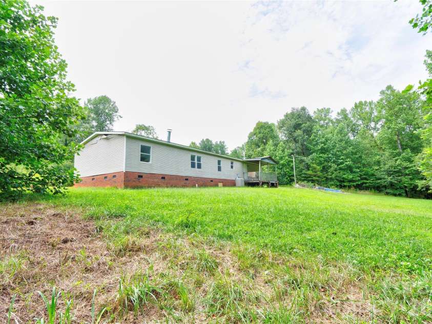 136 Foxhill Drive, Shelby, NC 28150.  MLS# CAR4378015, YatesRealty ID 19611. 